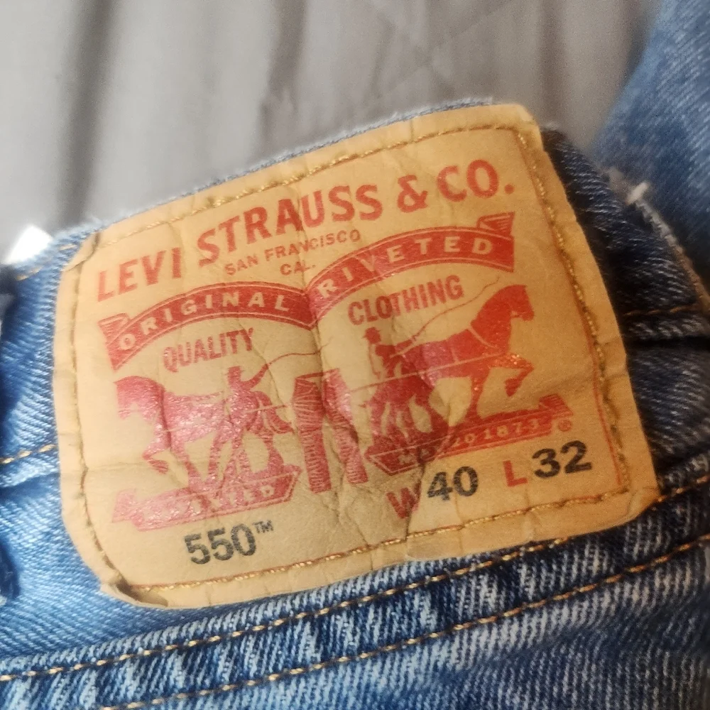 Levi 550 Jeans Mens 40x32 Medium Wash 5 Pocket‎ Red Tab Relaxed Fit Straight Leg